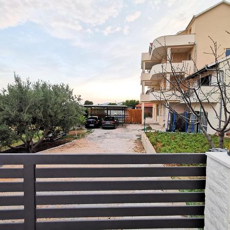 A4 Apartmani Kevic Kastela Exterior photo