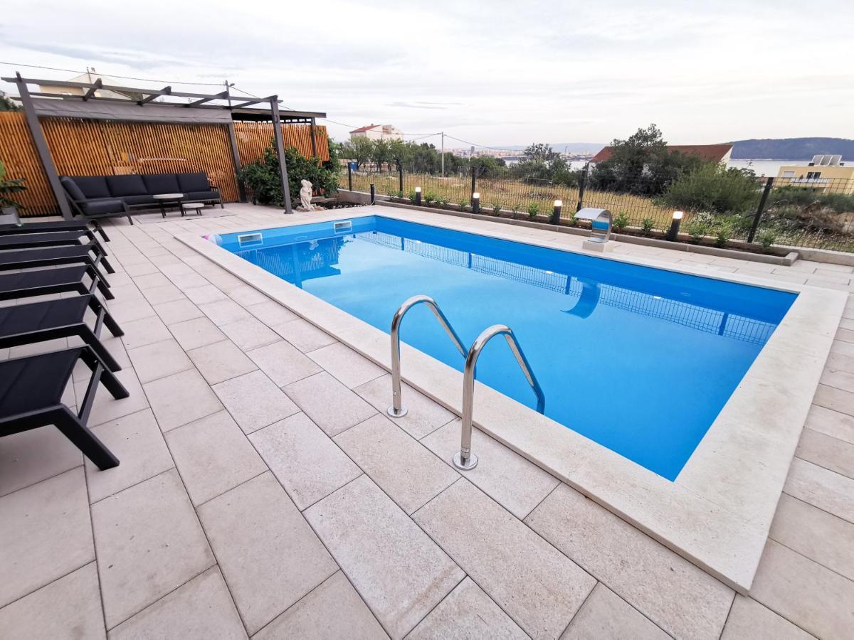 A4 Apartmani Kevic Kastela Exterior photo