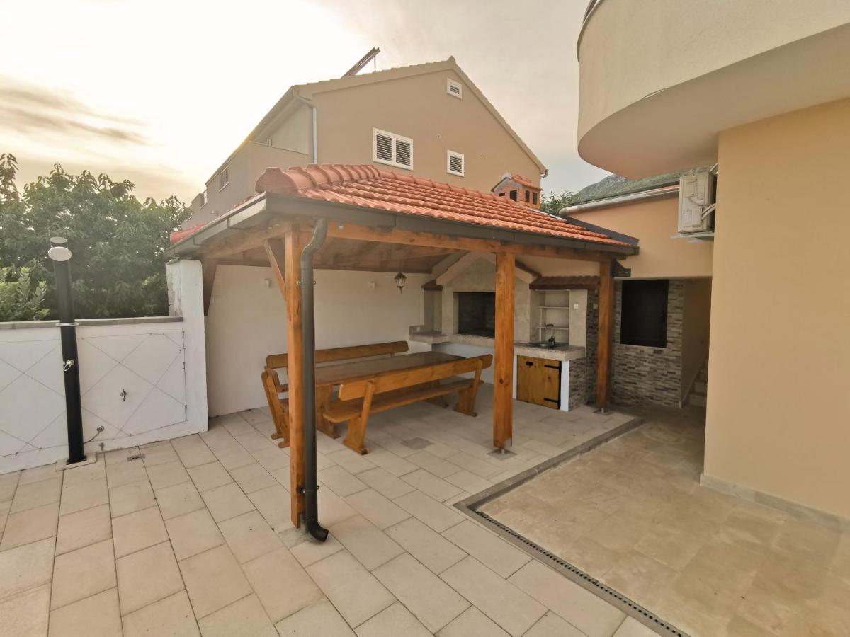 A4 Apartmani Kevic Kastela Exterior photo